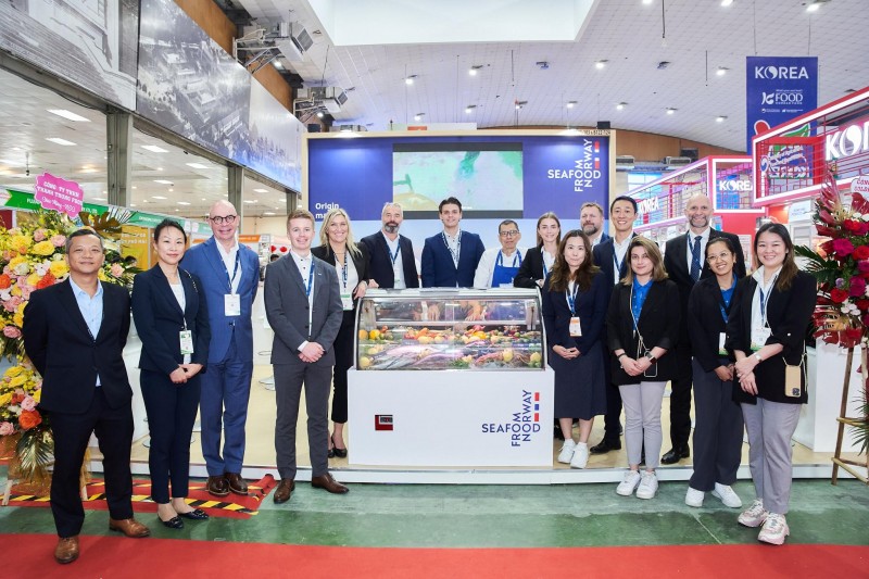 Hidangan laut Norwegia menarik pengunjung di Vietfood & Beverage Fair 2023