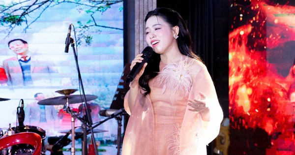 Bui Huyen Trang sort un clip vidéo vantant la beauté de Hanoi