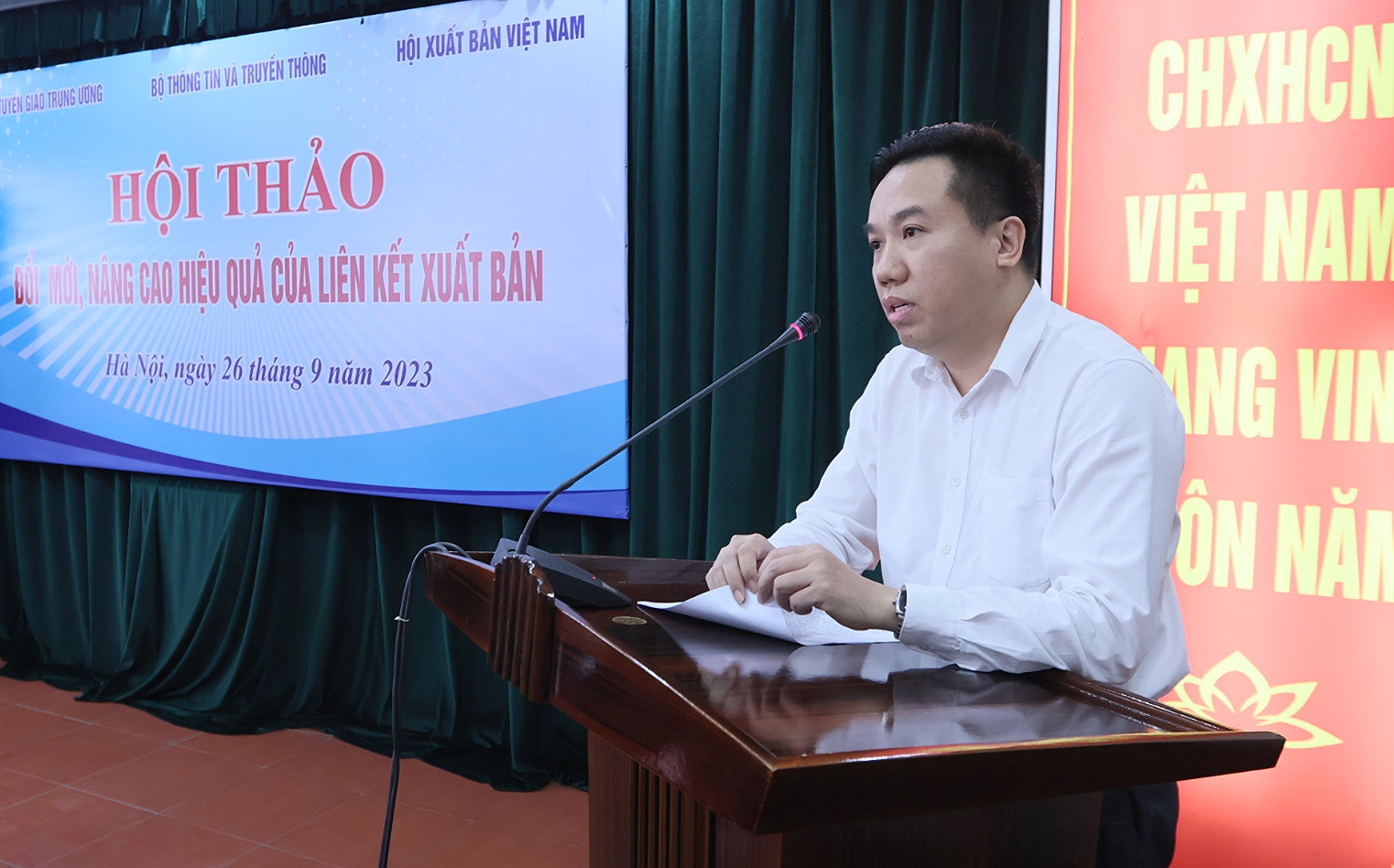 Nhà xuất bản 'thả nổi' biên tập sách liên kết xuất bản?   - Ảnh 1.