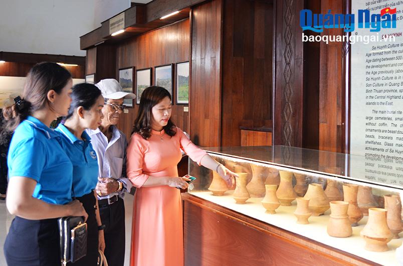 Le trésor national, la collection de vases en terre cuite de Long Thanh, est conservée et préservée par le Musée provincial.  Photo : THANH PHUONG