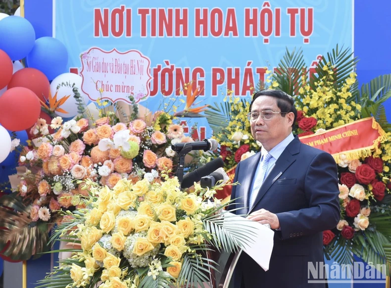 Thủ tướng Phạm Minh Chính dự Lễ khai giảng năm học mới 2024-2025 tại Trường PTCS Nguyễn Đình Chiểu ảnh 1