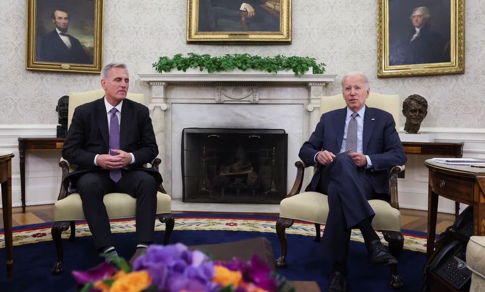 Le président Biden et le président de la Chambre des représentants McCarthy se rencontrent à l'approche de la date limite du Congrès (photo 1)