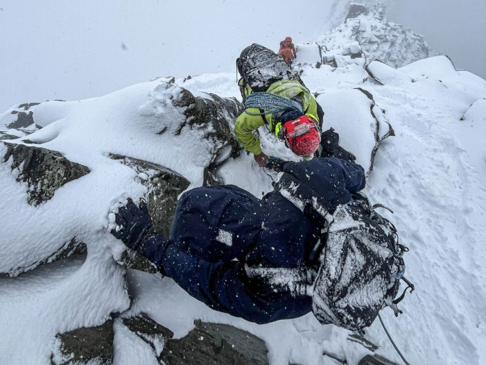 14 horas para rescatar a dos alpinistas vietnamitas atrapados en el pico Matterhorn a más de 3.500 metros