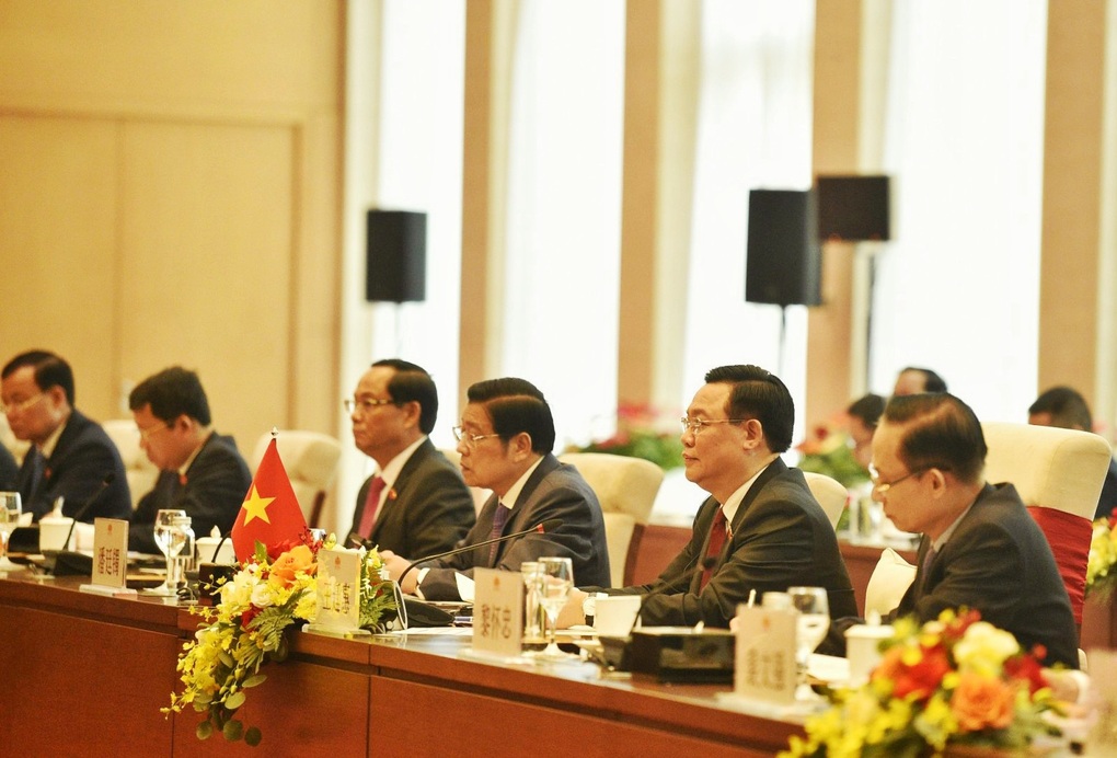 Chủ tịch Quốc hội Vương Đình Huệ hội kiến Chủ tịch Trung Quốc Tập Cận Bình - 5