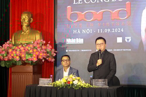Mr. Le Quoc Minh shared information about the music night at a press conference held on September 11 in Hanoi. Photo: Ha Hai Duong