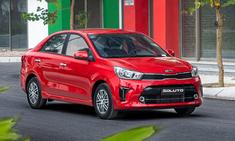 With a selling price of 386 million VND, the manual transmission version of Kia Soluto is currently being offered at the same level as A-class cars on the Vietnamese market. The remaining versions of Kia Soluto include MT Deluxe, AT Deluxe and AT Luxury, which are being sold at 418 million, 446 million and 482 million VND respectively. The B-class sedan of the Korean car brand is equipped with a 1.4L Kappa engine for a maximum capacity of 94 horsepower and a maximum torque of 132 Nm. Photo: Thaco