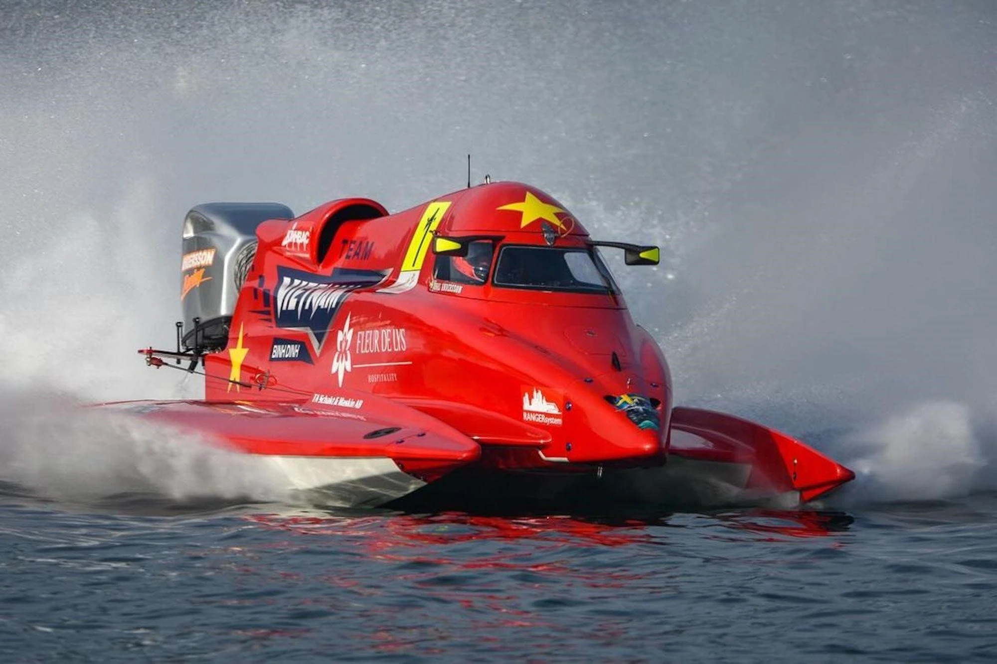 Quy Nhon tourism fever combined with watching the world famous yacht race