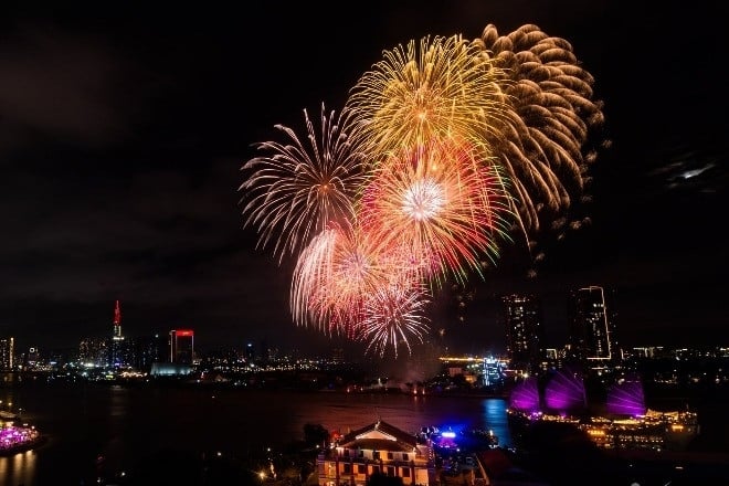 9月2日の祝日に花火大会を開催するため、ホーチミン市中心部の20の道路で車両通行禁止