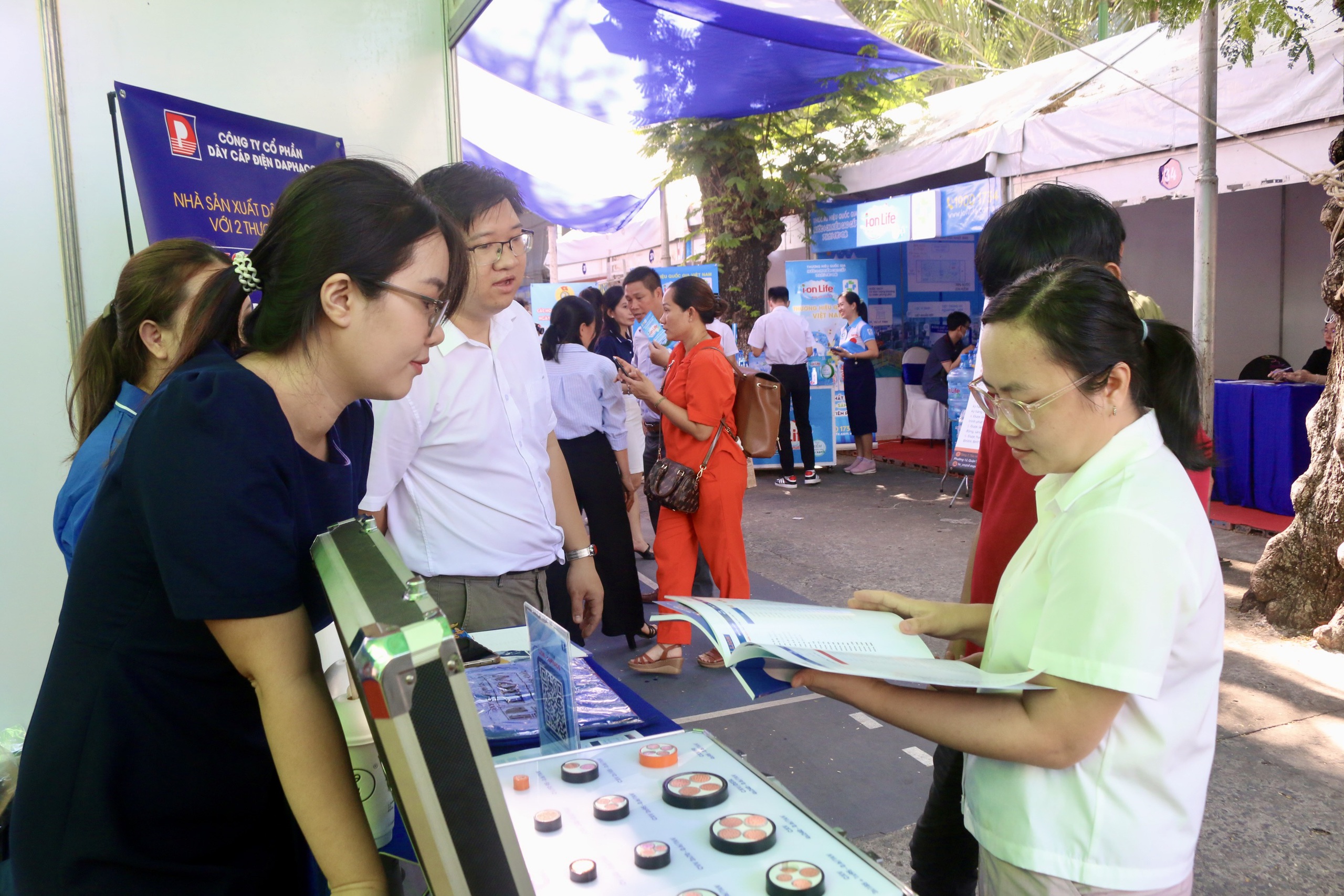 Bà Nguyễn Văn Hạnh Thục: Đổi mới sàn việc làm, giảm số lượng để nâng chất lượng- Ảnh 5.