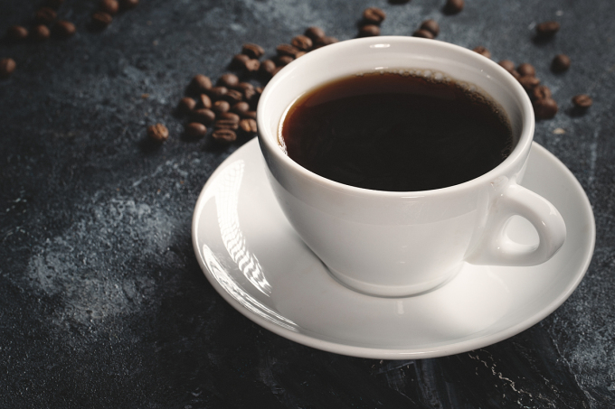 Una taza de café negro. Foto: Freepik