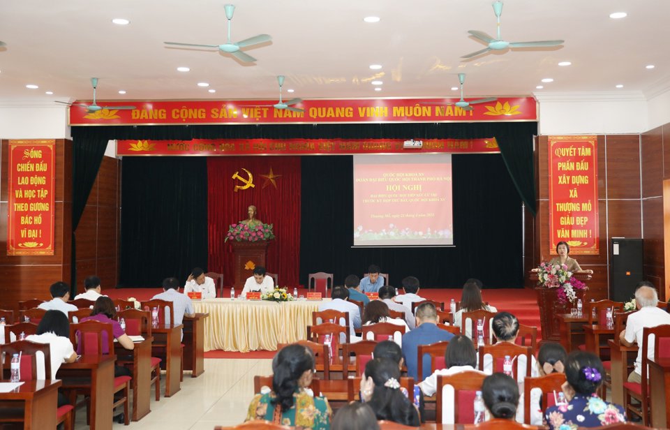 View of the conference to meet voters in Dan Phuong district.