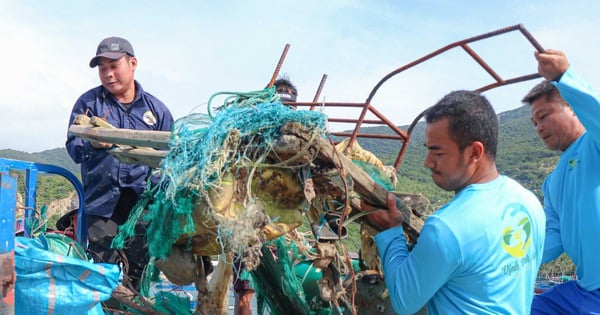 Recolectores de basura 'no pagados' en Vinh Hy, Vinh Hai