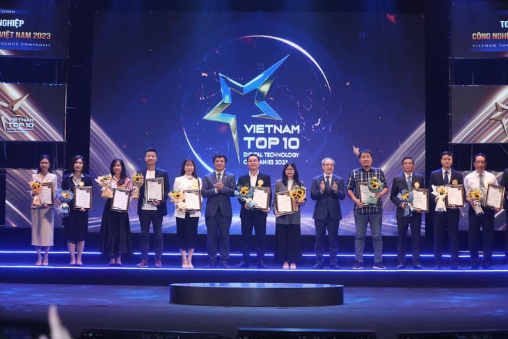 Theo ông Nguyễn Văn Khoa - chủ tịch VINASA - Top 10 Doanh nghiệp Công nghệ số Việt Nam 2023 chứng kiến rất nhiều câu chuyện truyền cảm hứng về chuyển đổi số - Ảnh: S.HÀ