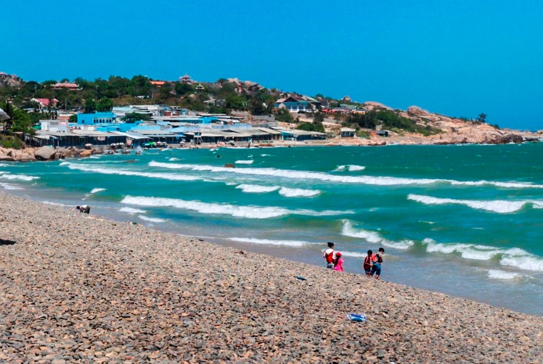 the-sea-is-close.jpg