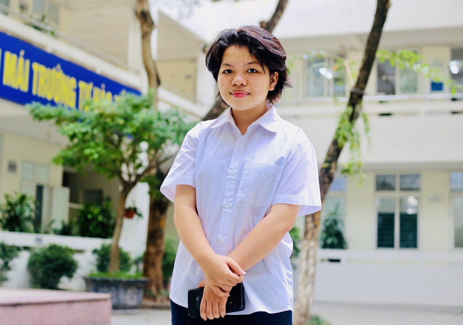 Le Tue Chi is a 12A2 student at Foreign Language High School.