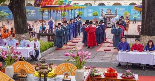 Erleben Sie das alte Doan Ngo Festival in der kaiserlichen Zitadelle Thang Long