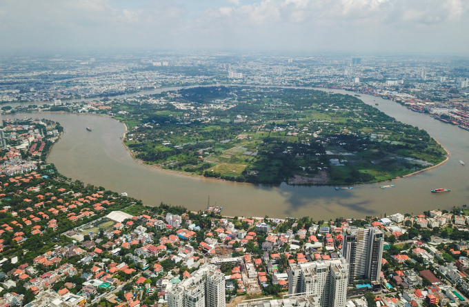 ទិដ្ឋភាពបែប Panoramic នៃឧបទ្វីប Thanh Da ហ៊ុំព័ទ្ធដោយទន្លេ Saigon ខែកញ្ញា ឆ្នាំ 2020។ រូបថត៖ Quynh Tran