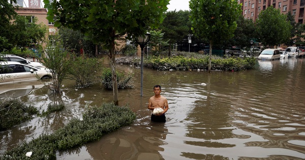 ฝนตกหนักในเหอเป่ย ประเทศจีน ทำให้มีผู้เสียชีวิตเกือบ 30 ราย ออกคำเตือน