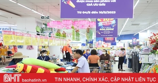 Tổng mức bán lẻ hàng hóa và doanh thu dịch vụ tiêu dùng tăng trưởng khá