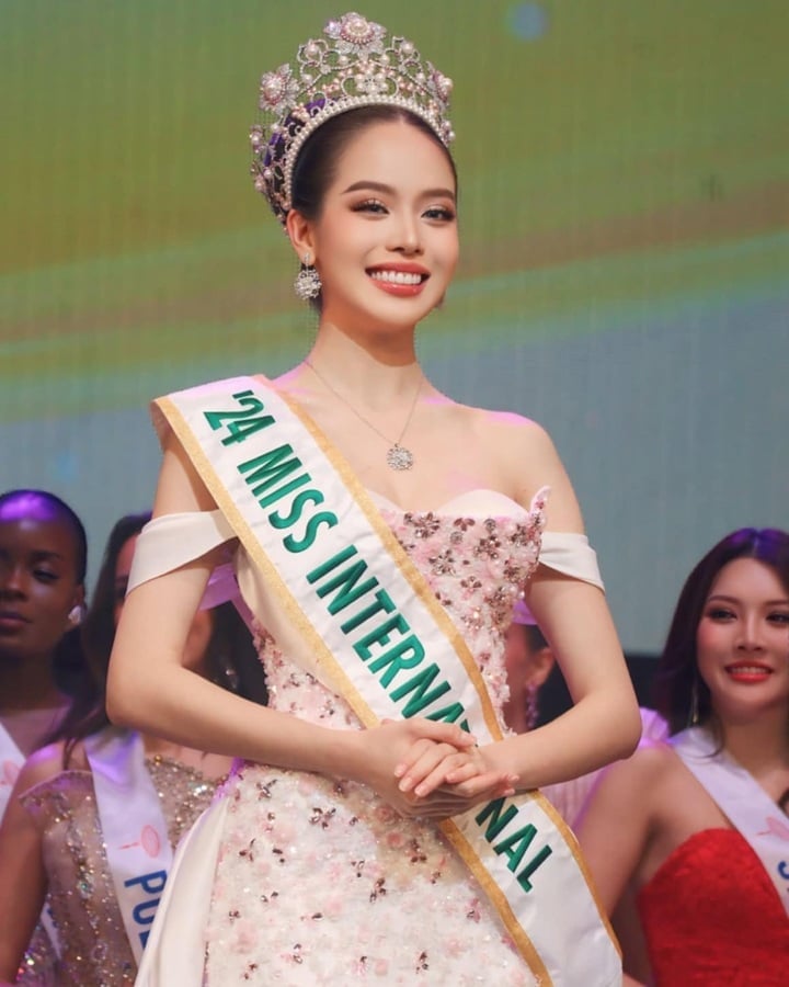 Thanh Thuy ist die erste vietnamesische Schönheit, die zur Miss International gekrönt wurde.