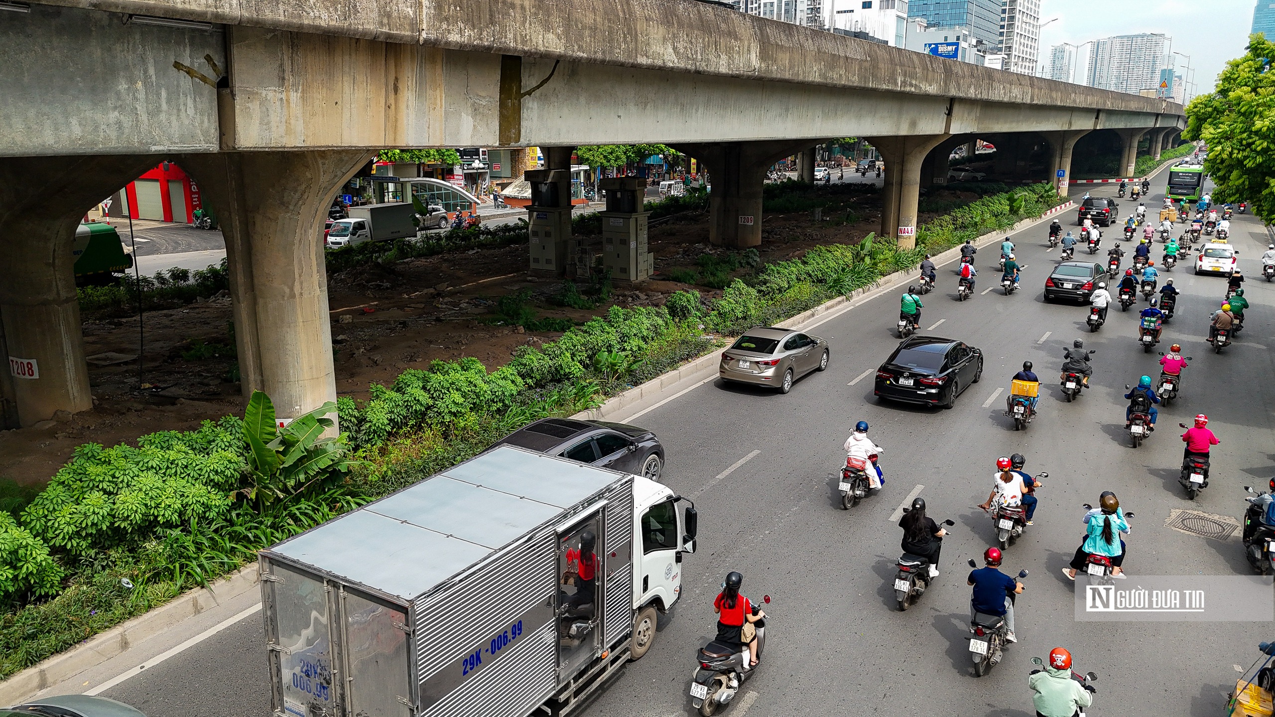 Điểm mặt các tuyến đường ở Hà Nội sắp bị xén vỉa hè, dải phân cách- Ảnh 17.