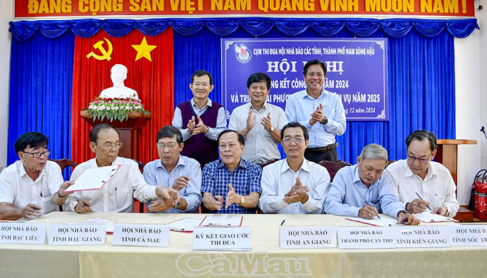Koordiniert die Organisation von Aktivitäten zur Feier des 100. Jahrestages des Vietnam Revolutionary Press Day