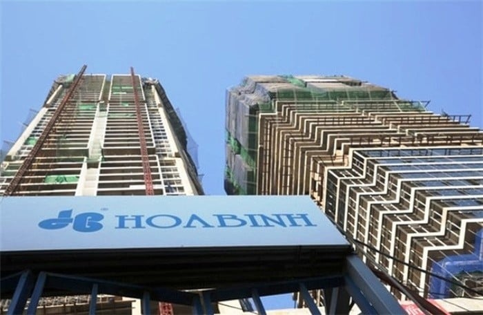 أكملت شركة Hoa Binh Construction تحصيل ديون بقيمة 304 مليار دونج من FLC