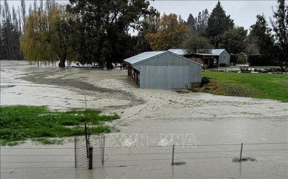 Flooding caused by heavy rain near the town of Ashburton in the Canterbury region, New Zealand. Photo: AFP/TTXVN