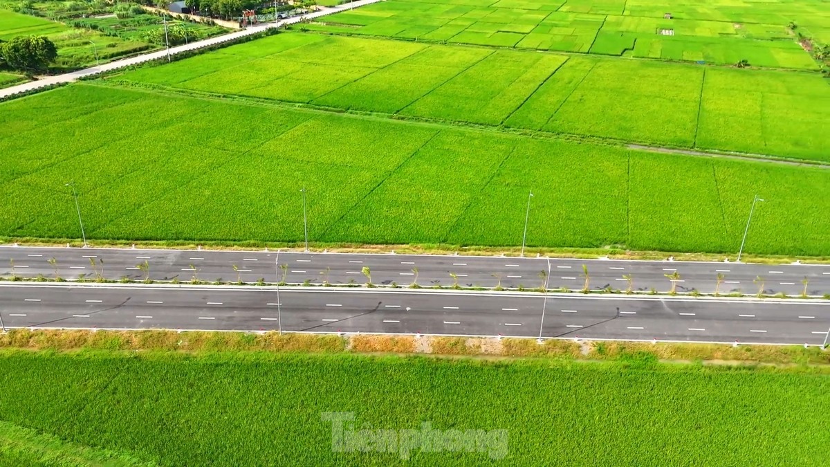 Erfreuen Sie sich an dem Verkehrsprojekt im Wert von über 500 Milliarden VND, das im Südwesten von Hanoi eröffnet werden soll. Foto 2