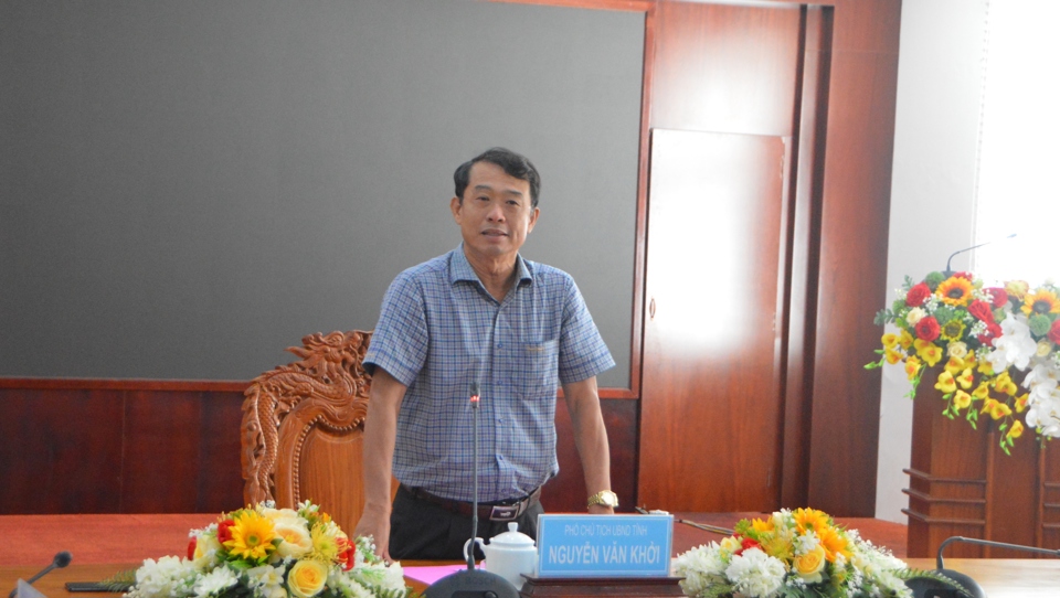 Herr Nguyen Van Khoi, stellvertretender Vorsitzender des Volkskomitees der Provinz Soc Trang, hielt bei dem Treffen eine Rede.