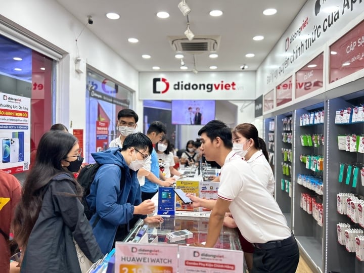 Not just because of cheap price, what is the reason customers choose Di Dong Viet? - 1