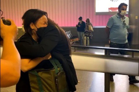 Việt Hương kể hành trình khó khăn khi đưa tro cốt Phi Nhung về Mỹ - Ảnh 4.