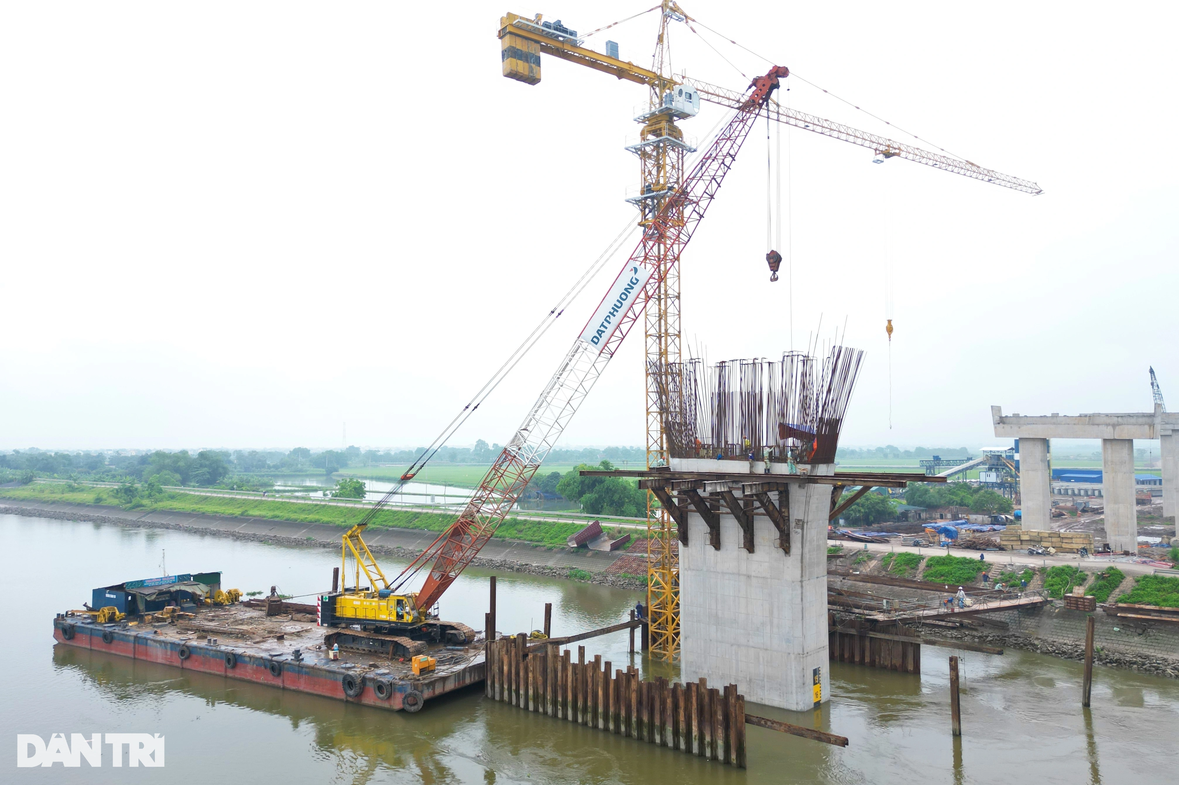 Cầu vượt sông Đáy trên tuyến cao tốc Ninh Bình - Hải Phòng