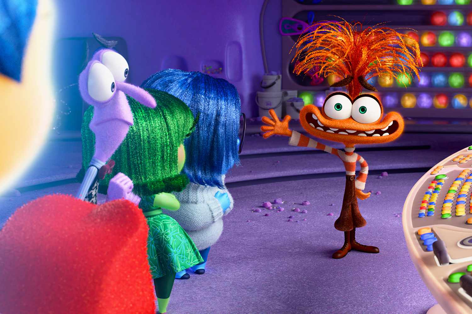 Phim hoạt hình 'Inside Out 2' gây bất ngờ với nhân vật cảm xúc mới - Ảnh 1.