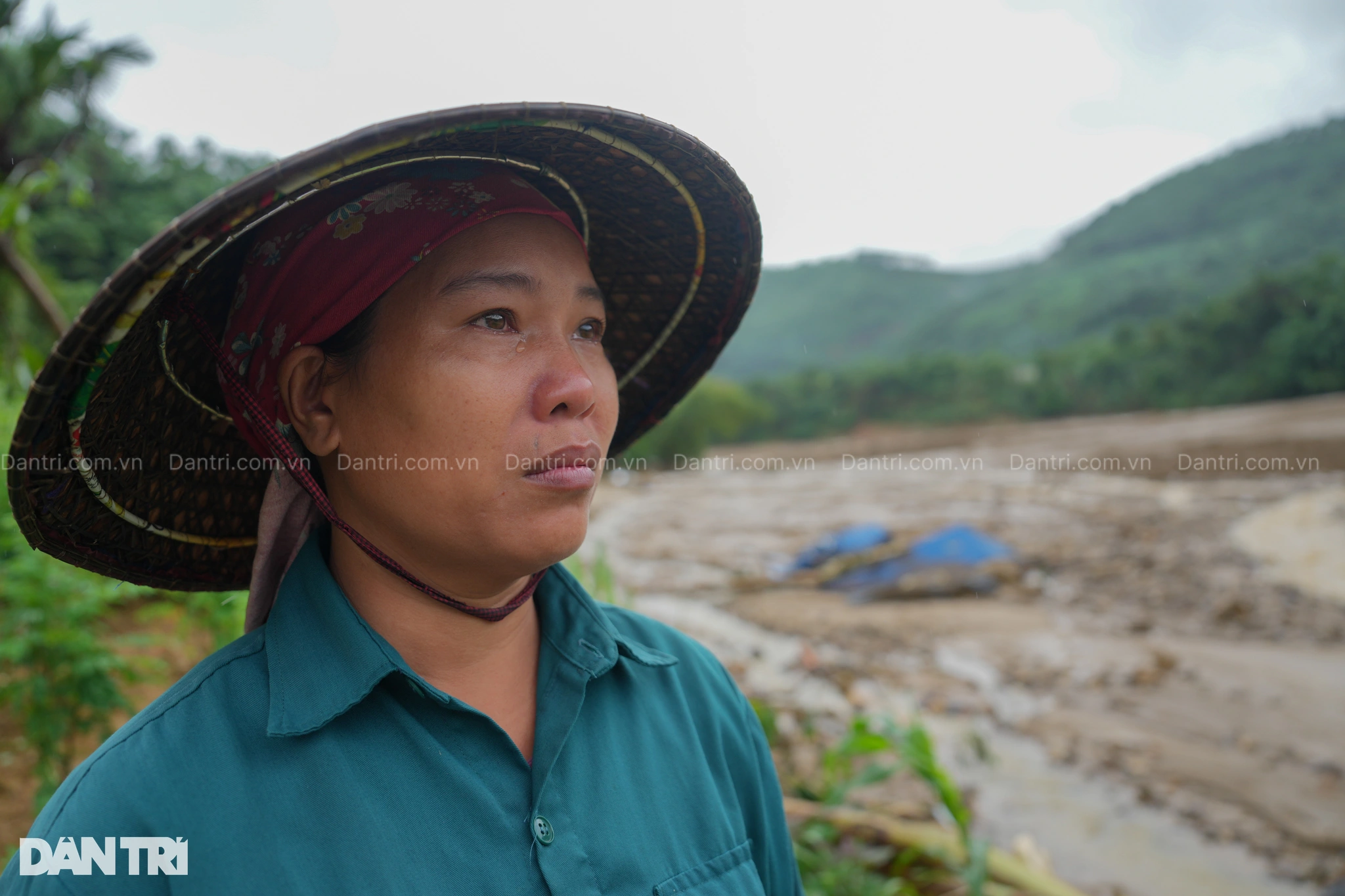 Heartbreaking cries from the scene of the horrific flash flood in Lao Cai