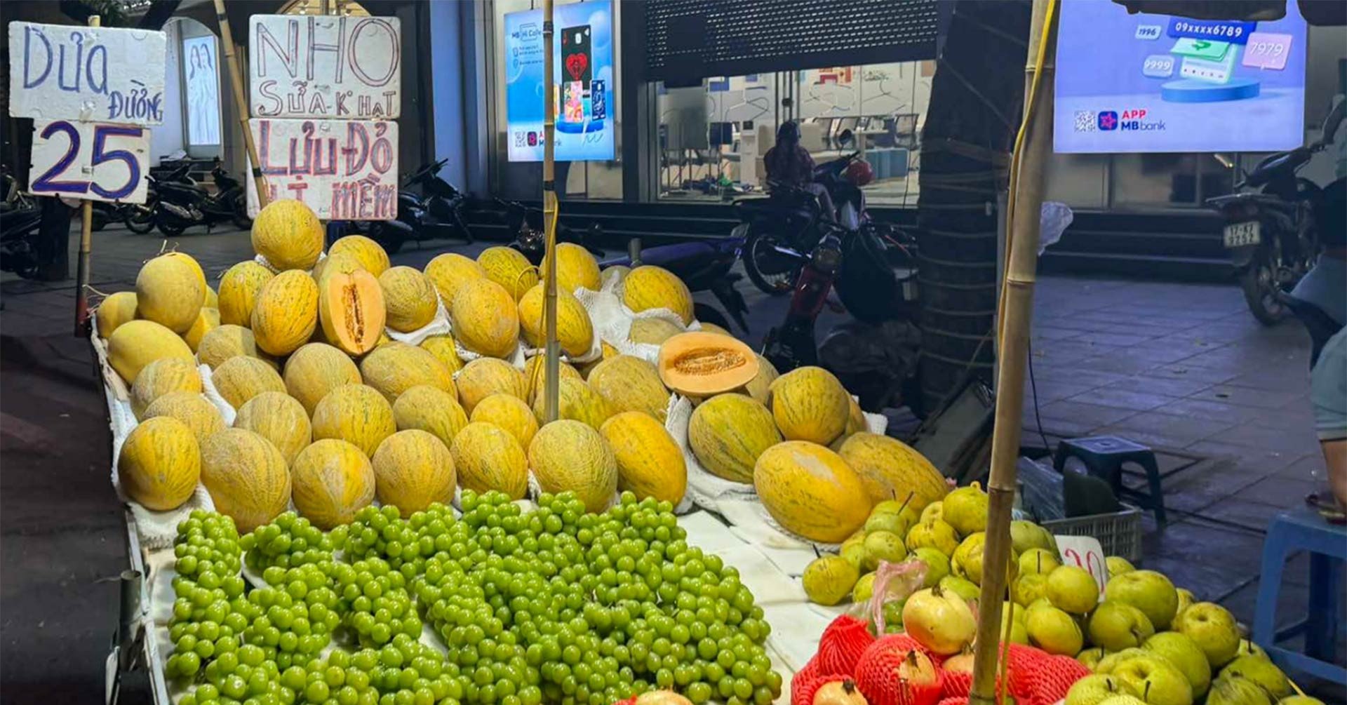 Zitronenpreise fallen stark; Chinesische „aristokratische“ Waren kommen zu günstigen Preisen auf den vietnamesischen Markt