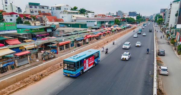 Hanoi reorganizes traffic on Au Co street