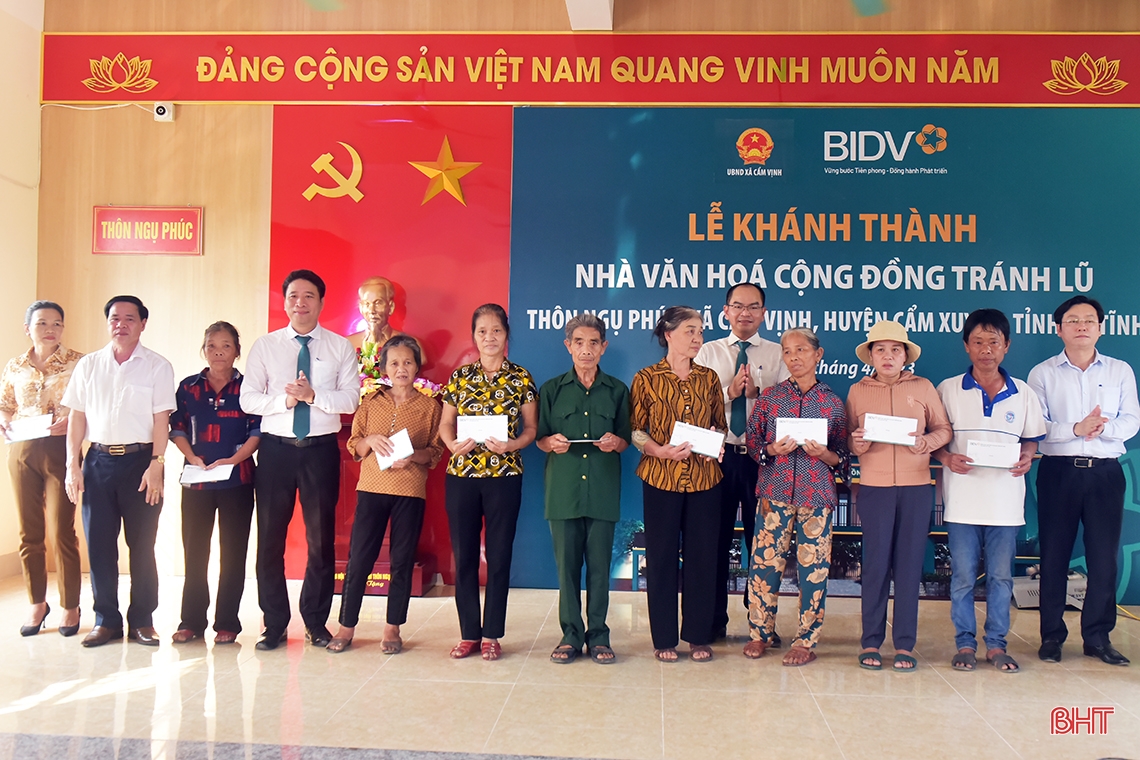 BIDV donates 2 more flood shelters to Ha Tinh