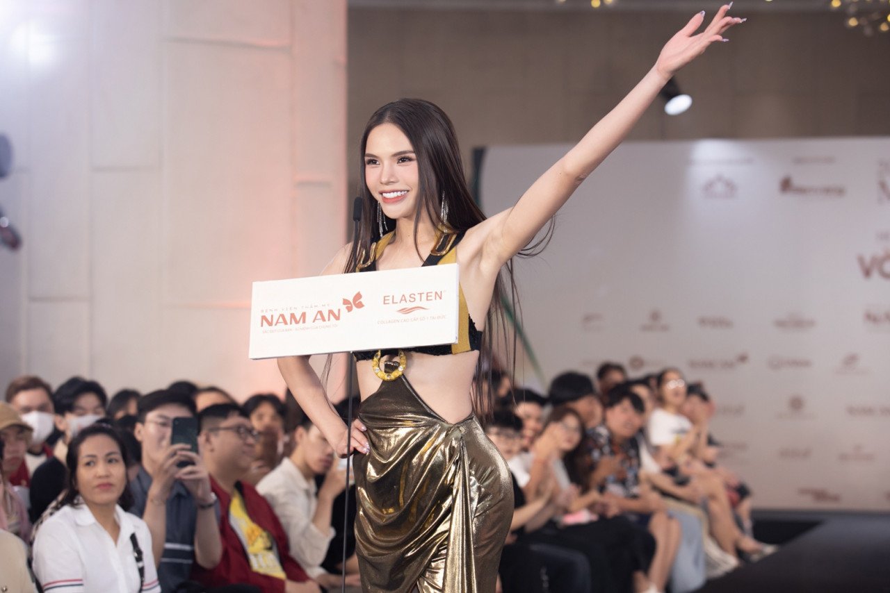 Miss Grand Vietnam 2023៖ បេក្ខនារី​ជាច្រើន​បាន​ស្រែក​ឈ្មោះ និង​សូត្រ​កំណាព្យ បង្កើន​សំឡេង ៤