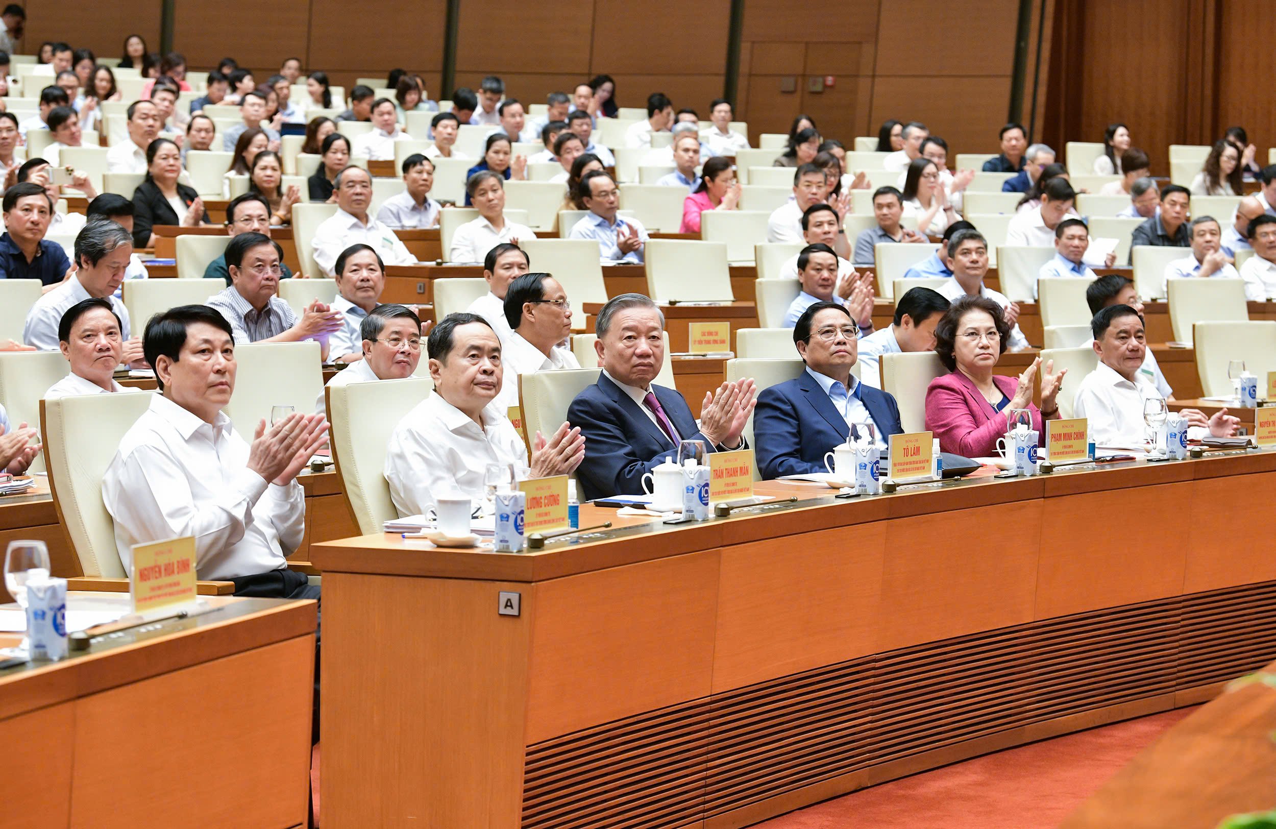 Tổng Bí thư, Chủ tịch nước: Tìm con đường ngắn nhất đưa đất nước vào kỷ nguyên vươn mình- Ảnh 3.