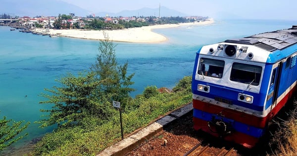 There will be a tourist train connecting Hue - Da Nang soon