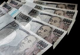 Yen falls to 15-year low against euro