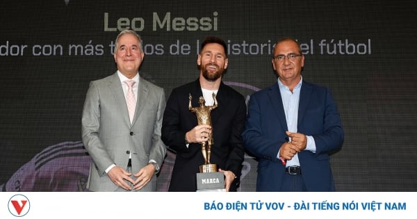 Surpassing Ronaldo, Lionel Messi receives the award for "most successful player in history"