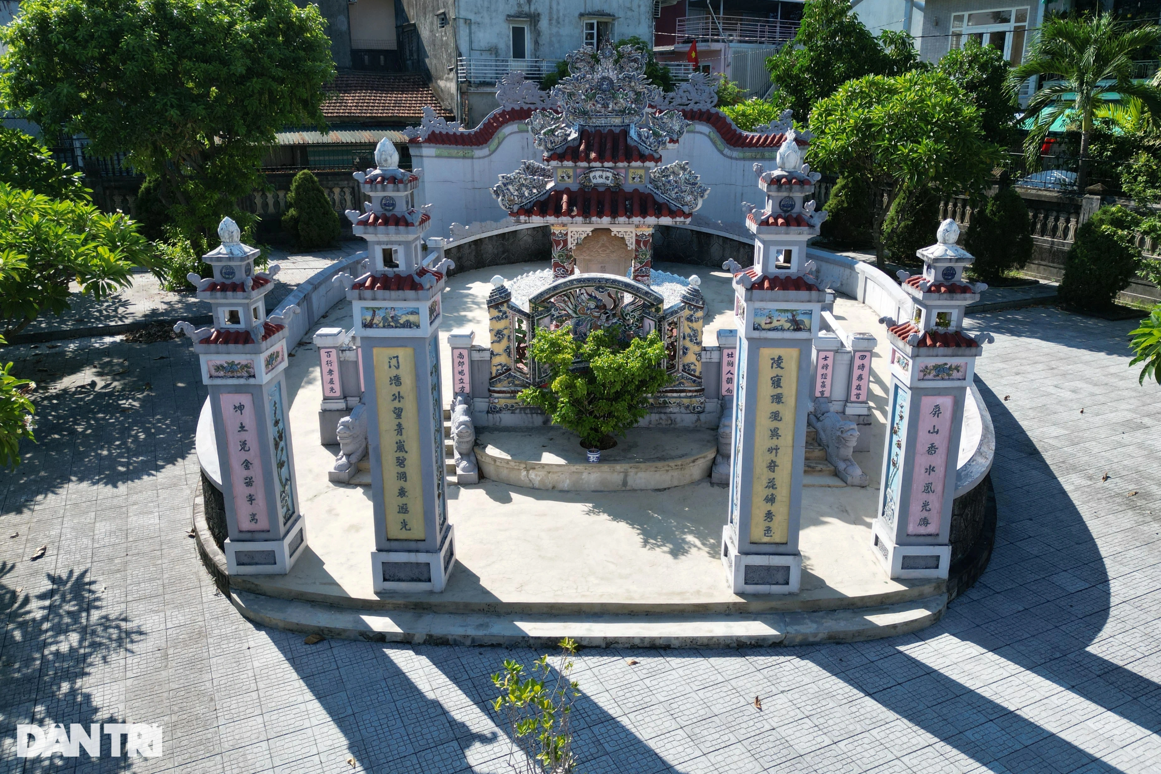 Das Mausoleum des Vaters und Sohns des Begründers des vietnamesischen Goldschmiedehandwerks