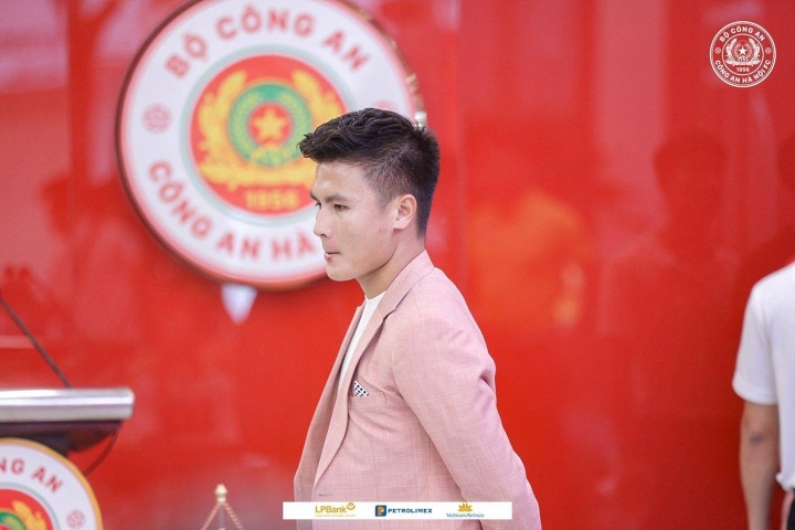 Quang Hai เปิดตัวครั้งแรกที่ Hanoi Police Club - 1