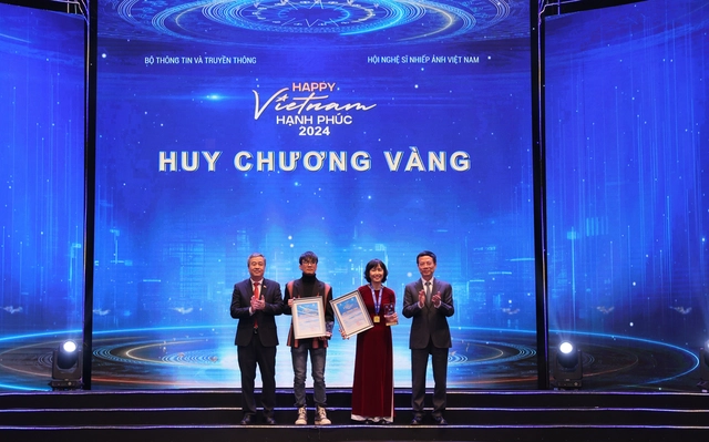 Bộ TT&amp;TT trao giải cuộc thi ảnh, video ‘Việt Nam hạnh phúc – happy Vietnam 2024’