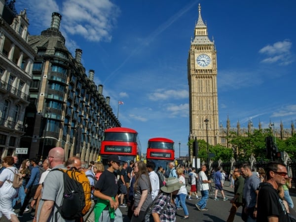 Britische Staatsverschuldung erreicht vor den Wahlen Rekordhöhe