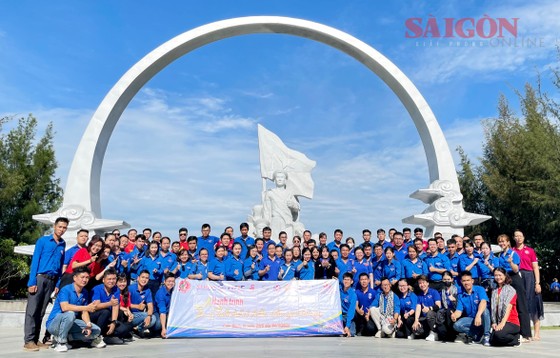 Jóvenes de Ciudad Ho Chi Minh participan en el viaje 