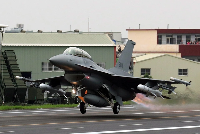 Mỹ hoãn giao lô máy bay chiến đấu F-16 cho Đài Loan - 1
