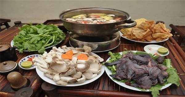 El hot pot de pollo negro está entre los 100 mejores platos de jengibre del mundo.